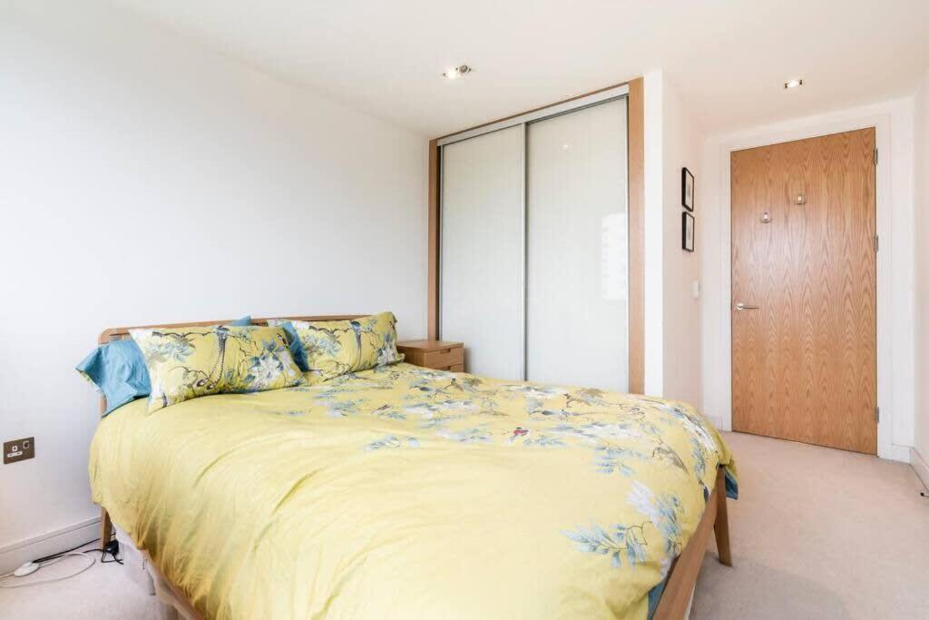 1 Bedroom Penthouse Flat In East Londra Dış mekan fotoğraf