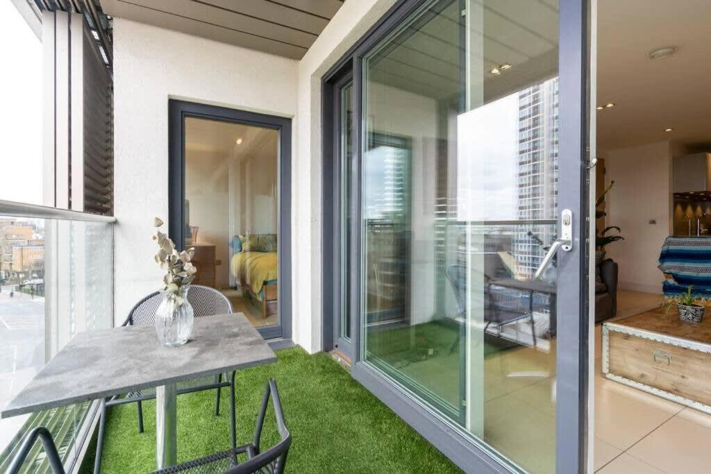 1 Bedroom Penthouse Flat In East Londra Dış mekan fotoğraf